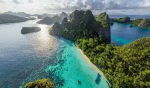 drone photo raja ampat